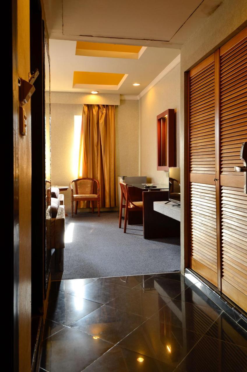 Hotel Peninsula Mangga Besar Jakarta Exterior photo