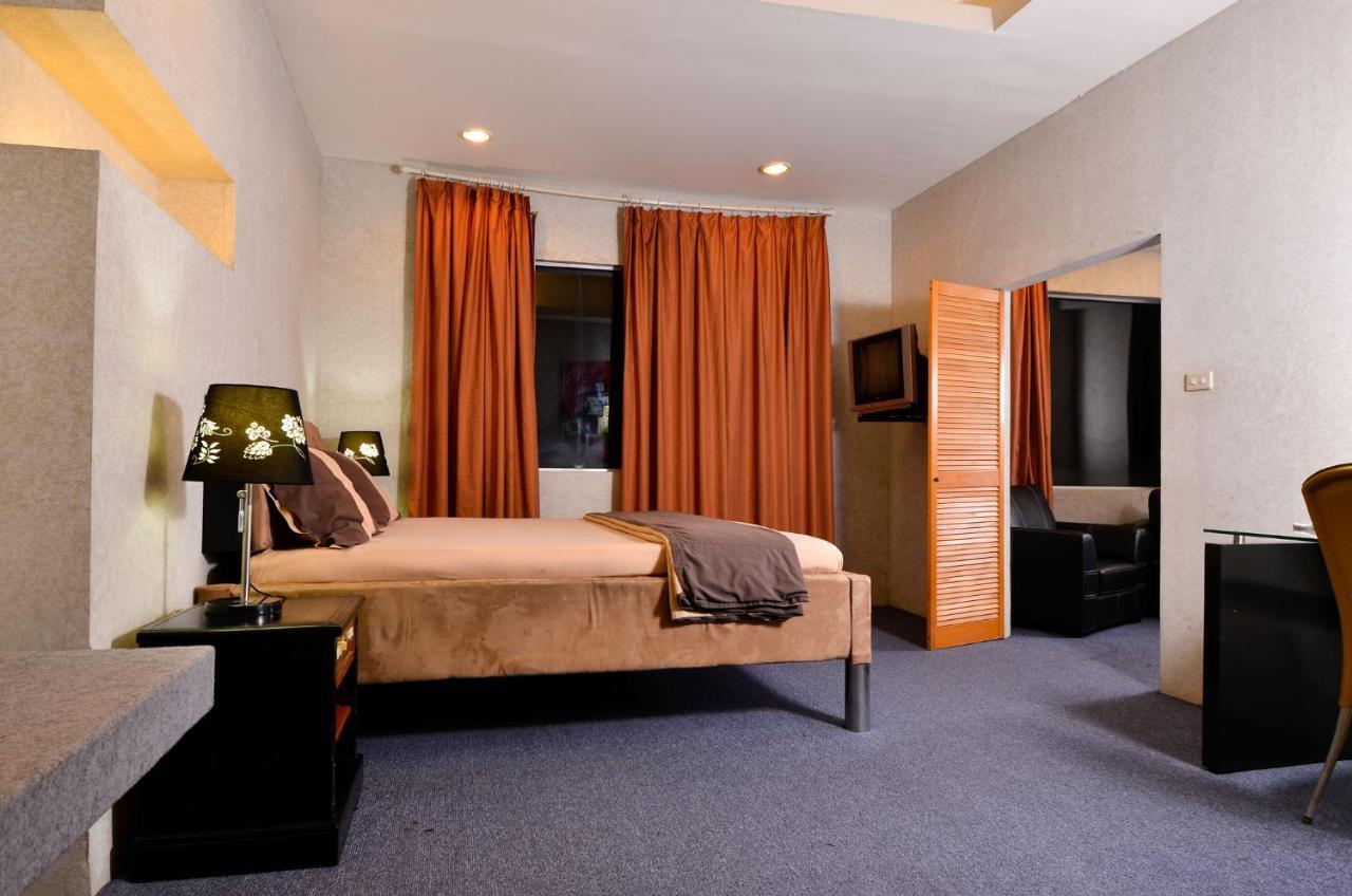 Hotel Peninsula Mangga Besar Jakarta Exterior photo